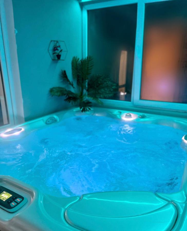 סיביו Luxor - Jacuzzi&Cozy Apartments מראה חיצוני תמונה