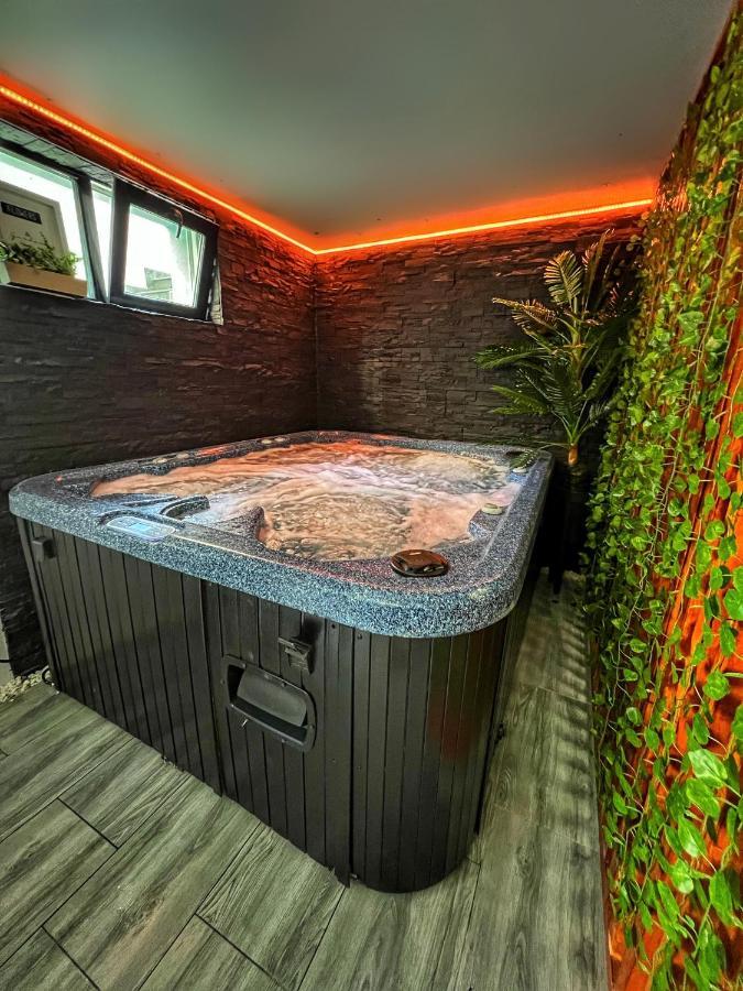 סיביו Luxor - Jacuzzi&Cozy Apartments מראה חיצוני תמונה