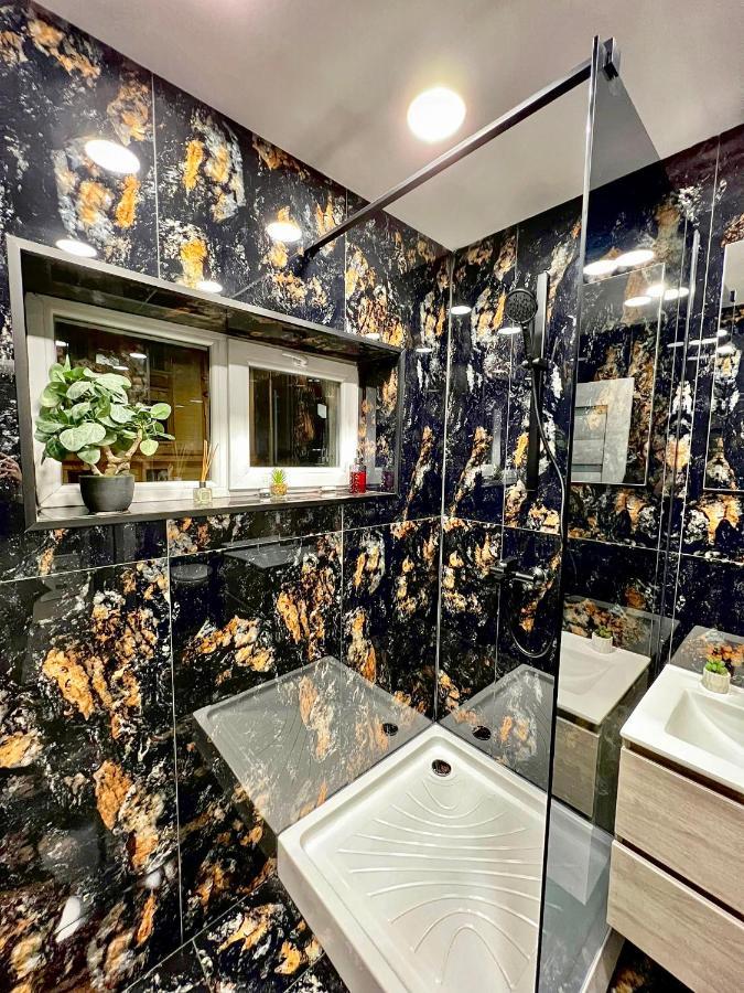 סיביו Luxor - Jacuzzi&Cozy Apartments מראה חיצוני תמונה